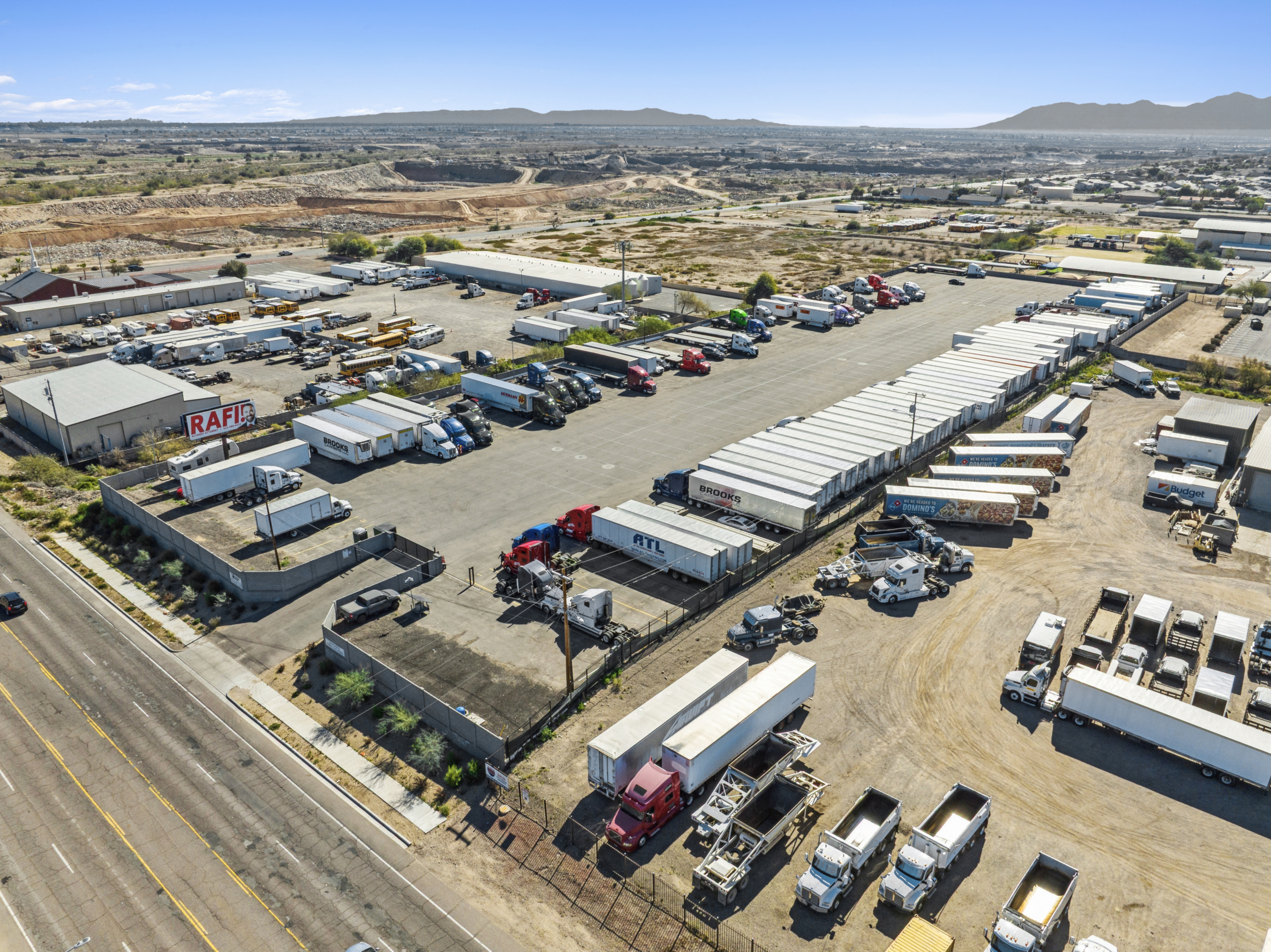 default industrial-outdoor-storage