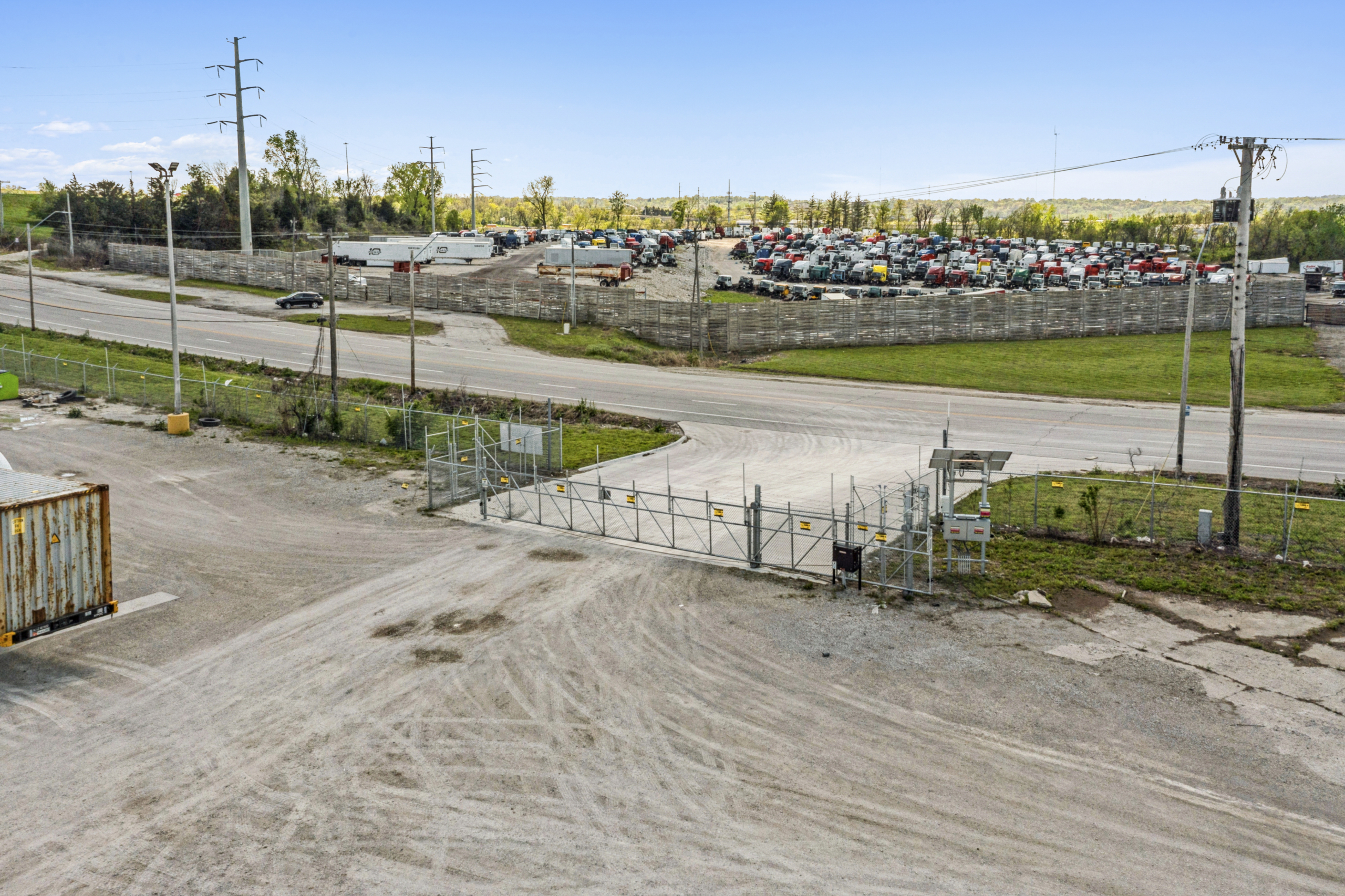 storage-container-trailer-truck-parking